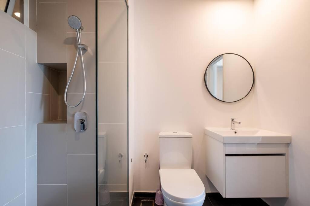 The White House Opposite Sunway Velocity Mall Apartemen Kuala Lumpur