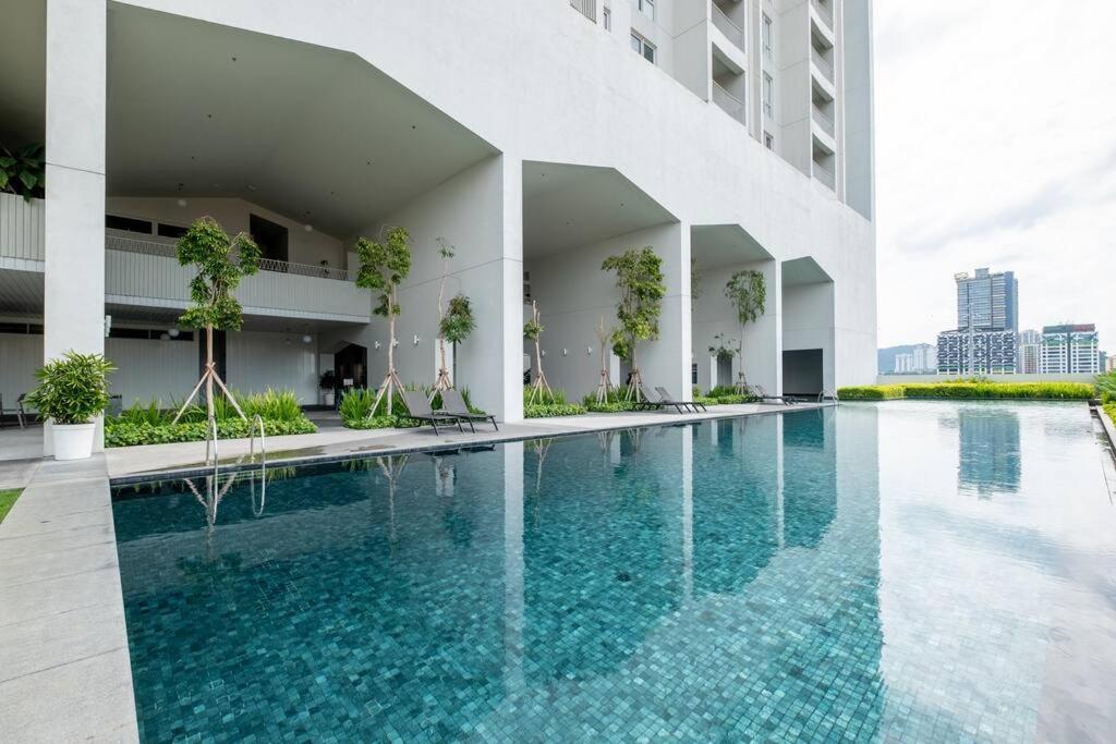 Pangsapuri The White House Opposite Sunway Velocity Mall *