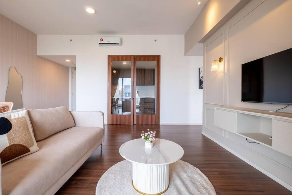 Apartemen The White House Opposite Sunway Velocity Mall