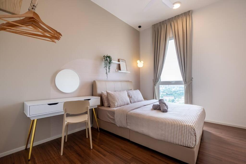 The White House Opposite Sunway Velocity Mall Apartemen Kuala Lumpur