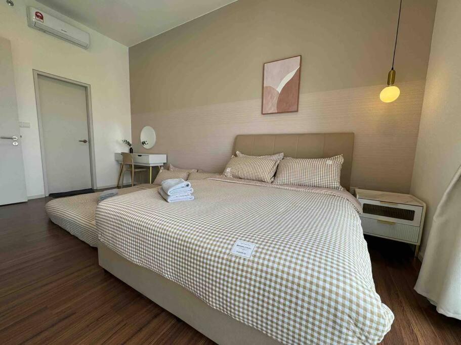 The White House Opposite Sunway Velocity Mall Apartemen Kuala Lumpur