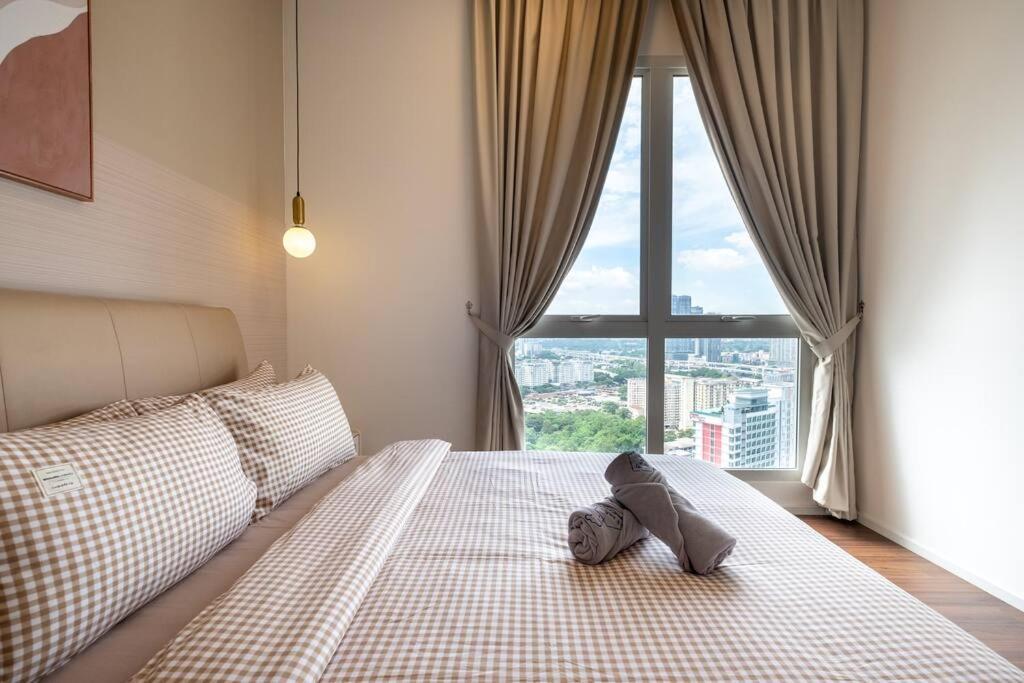 The White House Opposite Sunway Velocity Mall Apartemen *