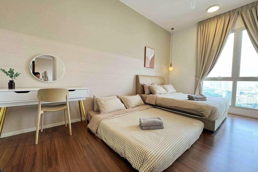 The White House Opposite Sunway Velocity Mall Pangsapuri *