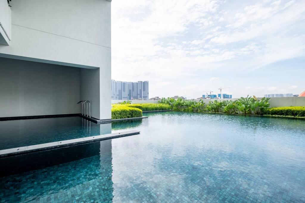 Apartemen The White House Opposite Sunway Velocity Mall *